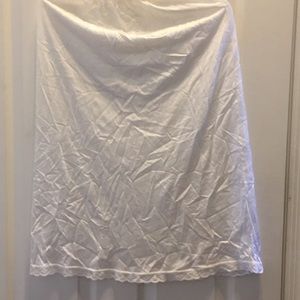 FINAL MARKDOWN Ladies Warner’s half slip small